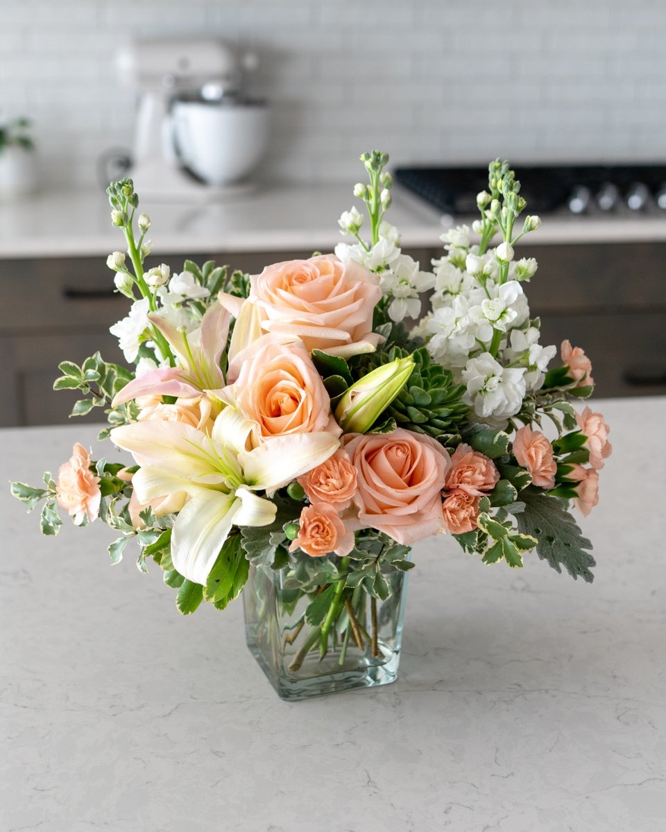 Midweek mood lifter: vibrant blooms delivered right to your doorstep. 🌷🌿
Find the perfect bouquet today!

#MidweekMotivation #FlowerDelivery #FromYouFlowers