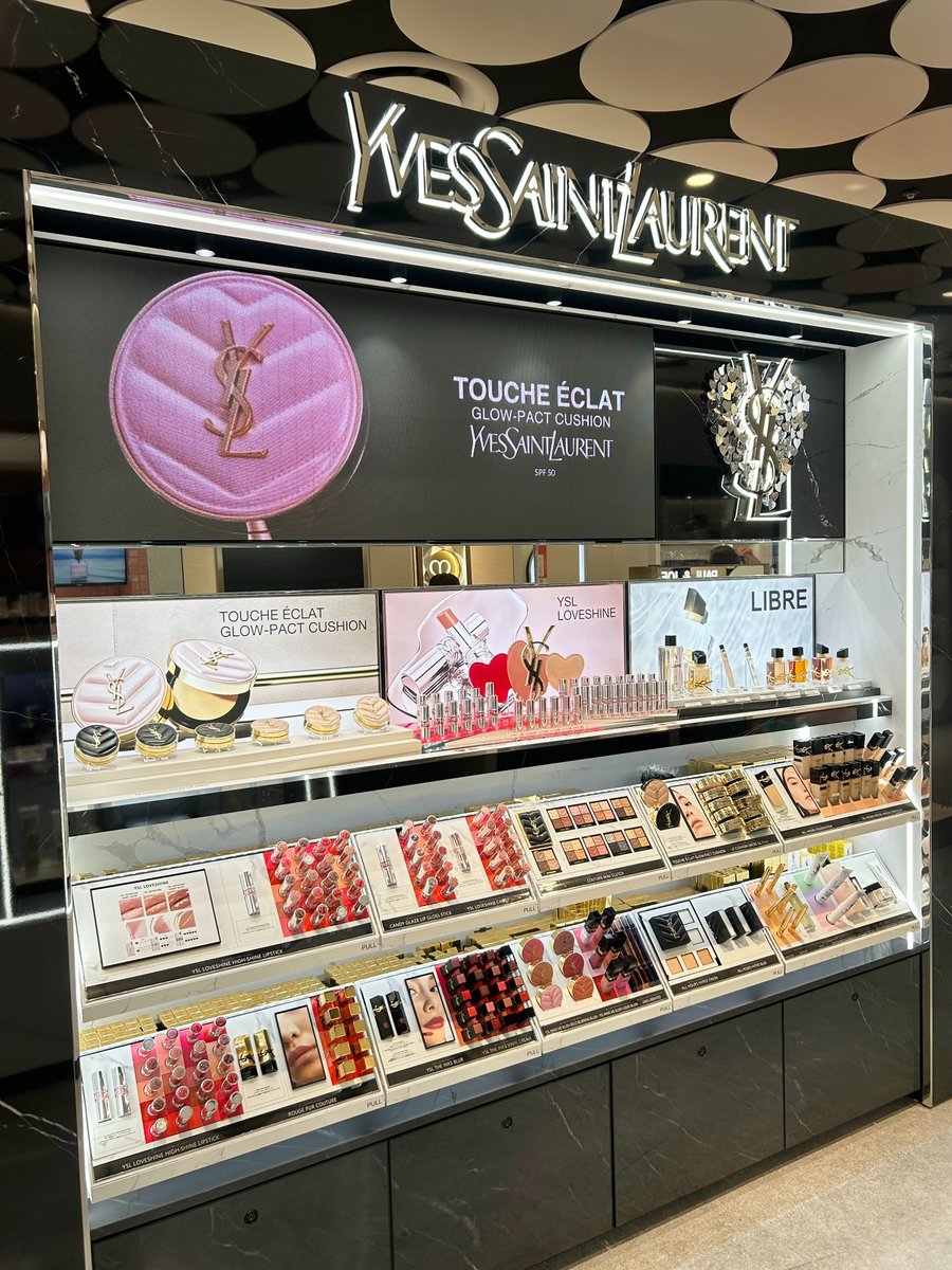 アットコスメオーサカに 待望の 💄YSL✨ が導入