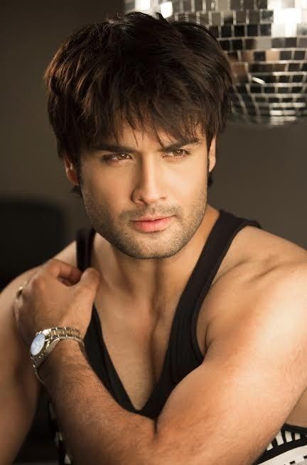 IshaniNandy3's tweet photo. My guilty pleasure is obsessing over brooding male leads and with a pinch of toxicity🫣

🔁 Hashtag booster alert!
Let’s continue the chain ⛓️

I nominate:  @thepolestar8 @AlyyanJatt
@Bekarbatein @AnnaLove5303

#VivianBDayMonth
#Vivian37EternalLegacy 
#VivianDsena #Vdians https://t.co/gkNYSm2FFM