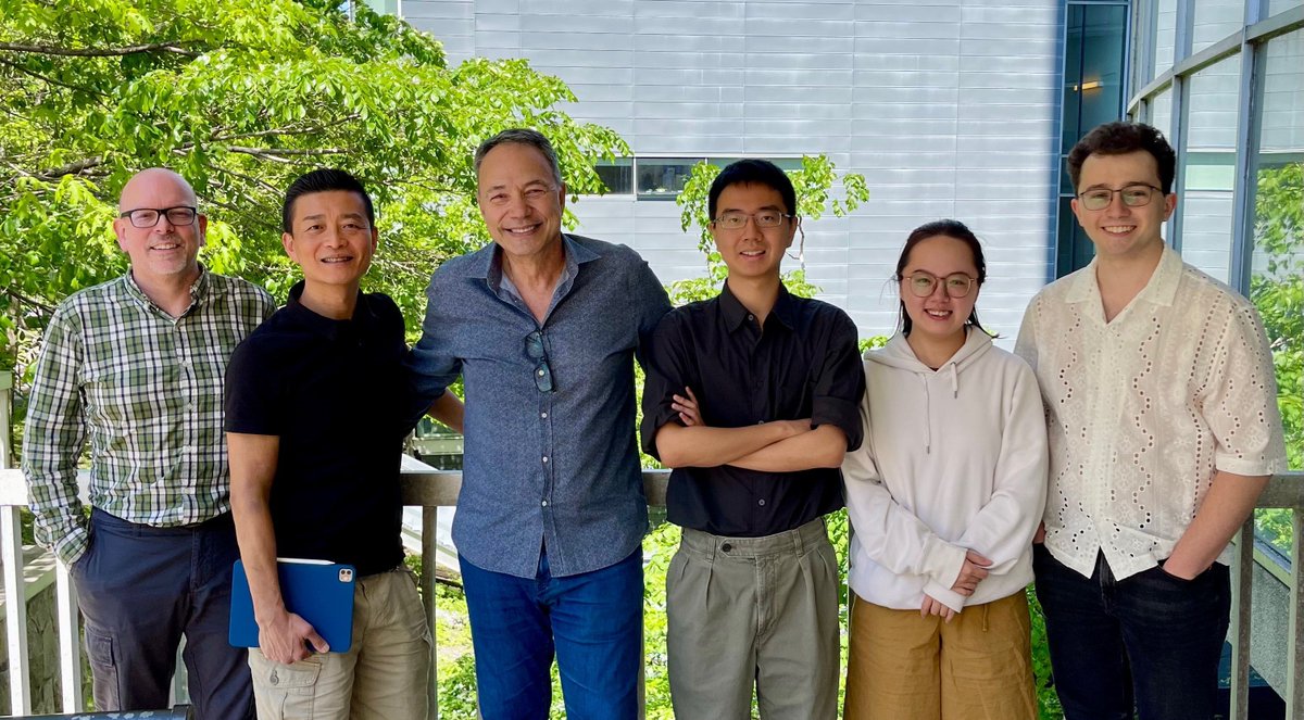 D2R | DNA to RNA (@d2rmcgill) on Twitter photo mRNA has already demonstrated remarkable potential, but there's always room for improvement!
⚗️🧪Professor Masad Damha and Sidong Huang are working to unlock the full potential of mRNA by engineering a circular RNA platform!
🔗 Learn more: buff.ly/BX61SfG
<a href="/McGill_VPRI/">McGill Research + Innovation</a> mRNA has already demonstrated remarkable potential, but there's always room for improvement!
⚗️🧪Professor Masad Damha and Sidong Huang are working to unlock the full potential of mRNA by engineering a circular RNA platform!
🔗 Learn more: buff.ly/BX61SfG
<a href="/McGill_VPRI/">McGill Research + Innovation</a>