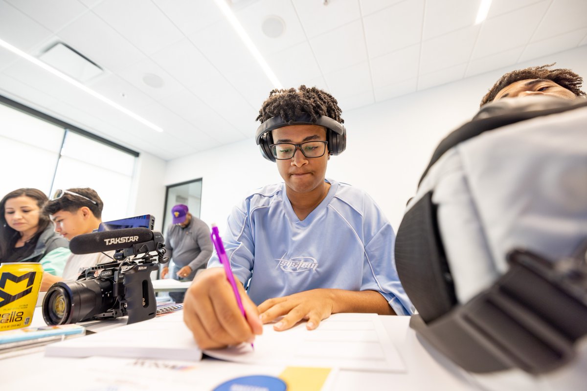 NASCAR's tweet photo. NASCAR was proud to host three members of the @BGCA_Clubs for an immersive experience focused on careers in creative production.

The workshop included a studio tour, professional development activities and a hands-on content creation project capturing the Coca-Cola 600 weekend. https://t.co/K1iHcNm2TK