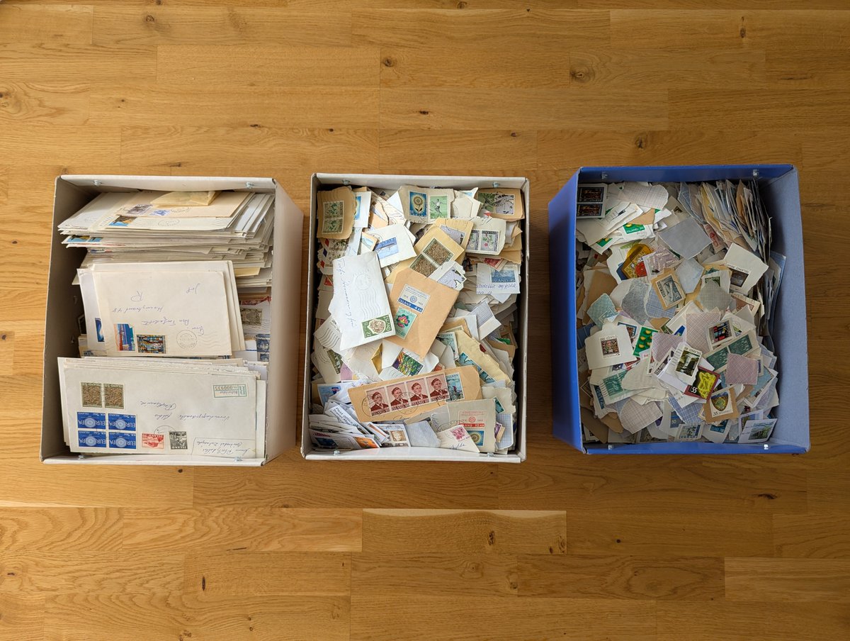 Hefur eitthvert ykkar áhuga á frímerkjum. Þá er þetta gefins.