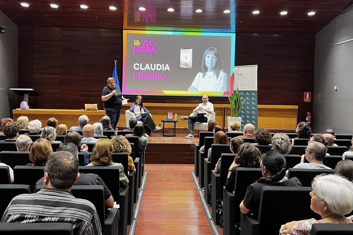 ICAV abogacia (@icav_abogacia) on Twitter photo 📚Claudia Piñeiro clausura el festival <a href="/valencianegra/">Valencia Negra</a> esta tarde en el #ICAV.
🎤Presenta la coordinadora de las tertulias literarias del Colegio, Beatriz Rabasa ✍️. 📚Claudia Piñeiro clausura el festival <a href="/valencianegra/">Valencia Negra</a> esta tarde en el #ICAV.
🎤Presenta la coordinadora de las tertulias literarias del Colegio, Beatriz Rabasa ✍️.