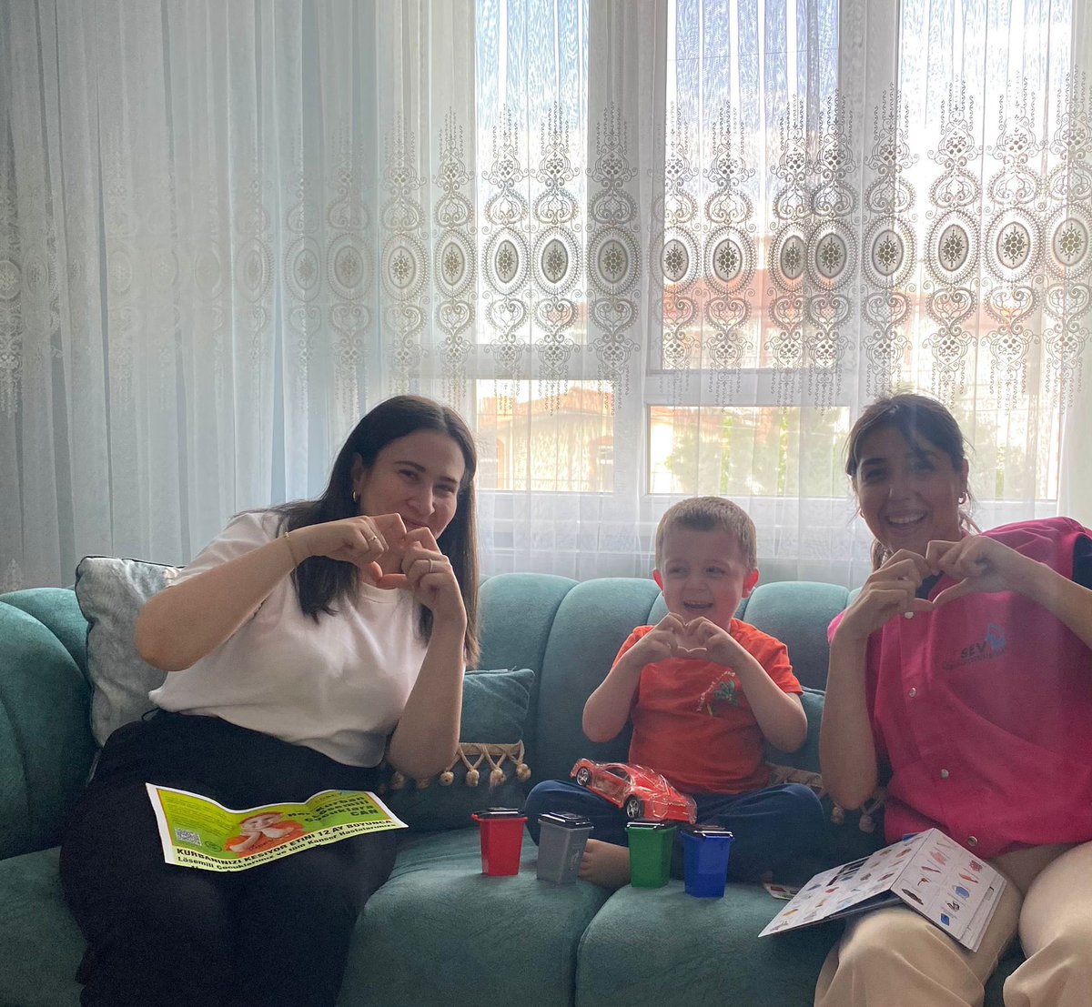 Bizim en güzel bayram hediyemiz çocuklarımızın mutluluğudur 
#HerKurbanLösemiliÇocuklaraCan <a href="/losev1998/">LÖSEV</a>