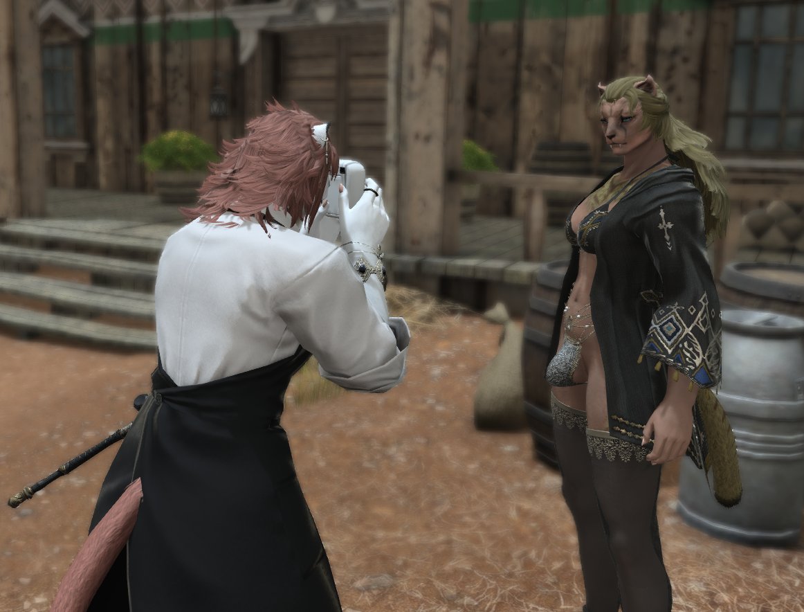 一想到她老公就在后面房间里就更兴奋了（什）#hrothgal