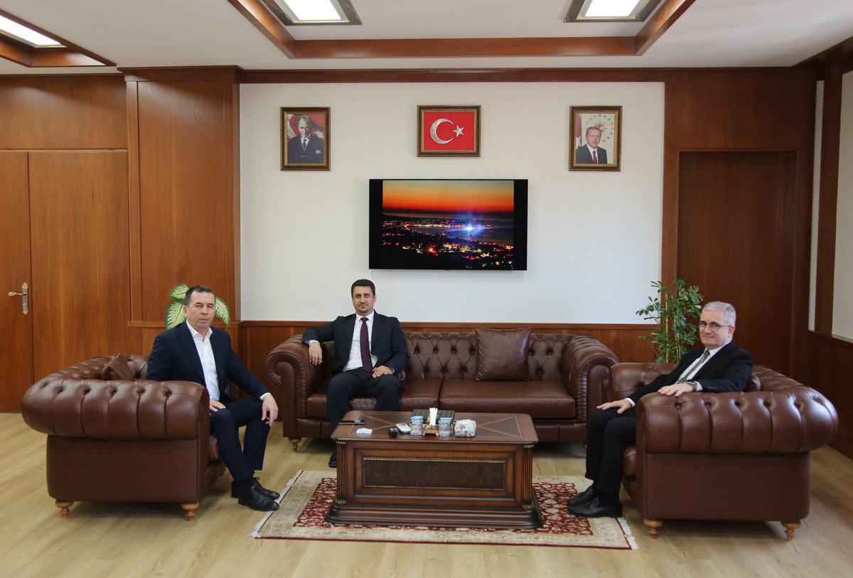 OYAK Ünye Çimento Genel Müdürü Özhan İNCEOĞLU ve İnsan Kaynakları Müdürü Cemil AYDIN' a ziyaretlerinden dolayı teşekkür ediyorum.