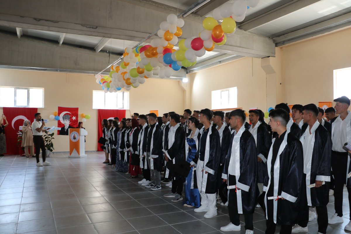 aksaraytobbmtal's tweet photo. 2024-2025 Eğitim öğretim yılı mezuniyet törenimizi yaptık. Katılım sağlayan İl milli eğitim şube müdürlerimize, OSB özel kalem müdürüne ve tüm katılımcılara teşekkür ederiz. @tcmeb @tcmeb_mtegm @Aksaray_MEM @metinalpaslan40 https://t.co/uhqLjlYWPN