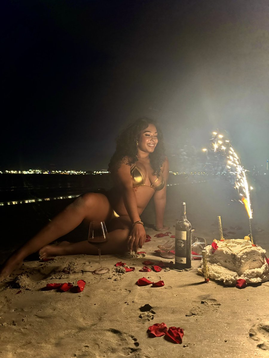 sisidiior's tweet image. TWENTY 5IVE ⭐️