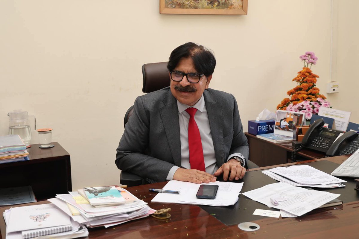 All the best <a href="/lkatheeq/">ಎಲ್ ಕೆ ಅತೀಕ್ L K Atheeq</a> Sir!!!

You are a treasure of knowledge for #Karnataka 

Hope you return back to public life as a Cabinet Minister in Favour of our state utilising your knowledge amassed from CMO,  PMO &amp; World Bank!!! <a href="/dp_satish/">DP SATISH</a> <a href="/ChristinMP_/">ChristinMathewPhilip</a> <a href="/chandrarsrikant/">Chandra R. Srikanth</a> <a href="/Sowmyareddyr/">Sowmya | ಸೌಮ್ಯ</a>