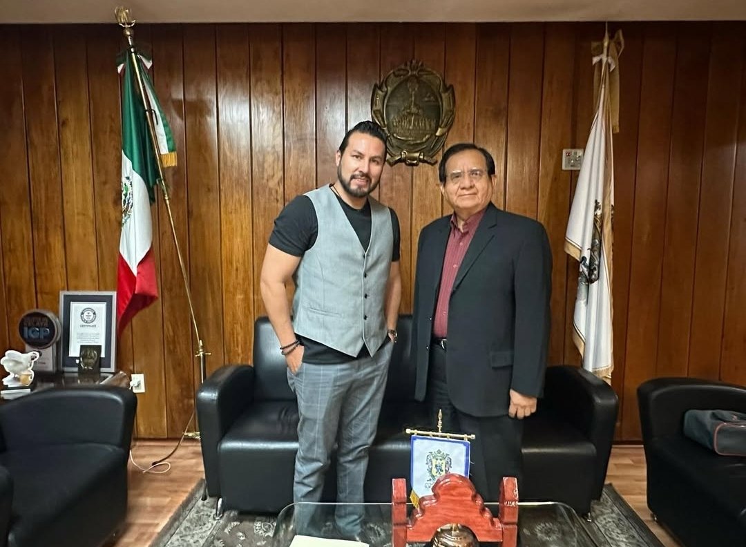 En reunión Con el Alcalde de Celaya trabajando en conjunto para la postproducción de mi película histórica TRESGUERRAS "El Miguel Ángel Mexicano"
<a href="/guanajuato/">Guanajuato México</a> <a href="/secturgto/">Guanajuato</a> <a href="/LibiaDennise/">Libia Dennise</a>