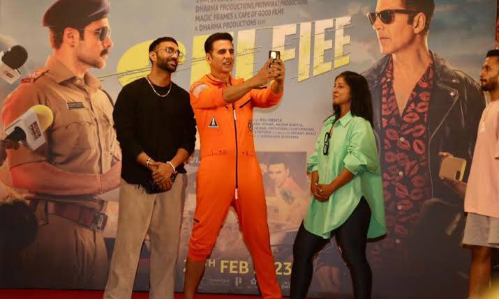 ❤️🔥Hell Mayden❤️🔥 (@may_veez) on Twitter photo Excited to announce that I have <a href="/GWR/">Guinness World Records</a> approval to attempt the WORLD RECORD for 'Most Selfies in 3 Minutes'
Current record: Ashkay Kumar (184 selfies)
My goal? 300!
So far, 4 brands reached out 😁✨
📍- ⏰& 📅 will be announced soon!
#MavisWorldRecordSelfies #300in3Minutes Excited to announce that I have <a href="/GWR/">Guinness World Records</a> approval to attempt the WORLD RECORD for 'Most Selfies in 3 Minutes'
Current record: Ashkay Kumar (184 selfies)
My goal? 300!
So far, 4 brands reached out 😁✨
📍- ⏰& 📅 will be announced soon!
#MavisWorldRecordSelfies #300in3Minutes