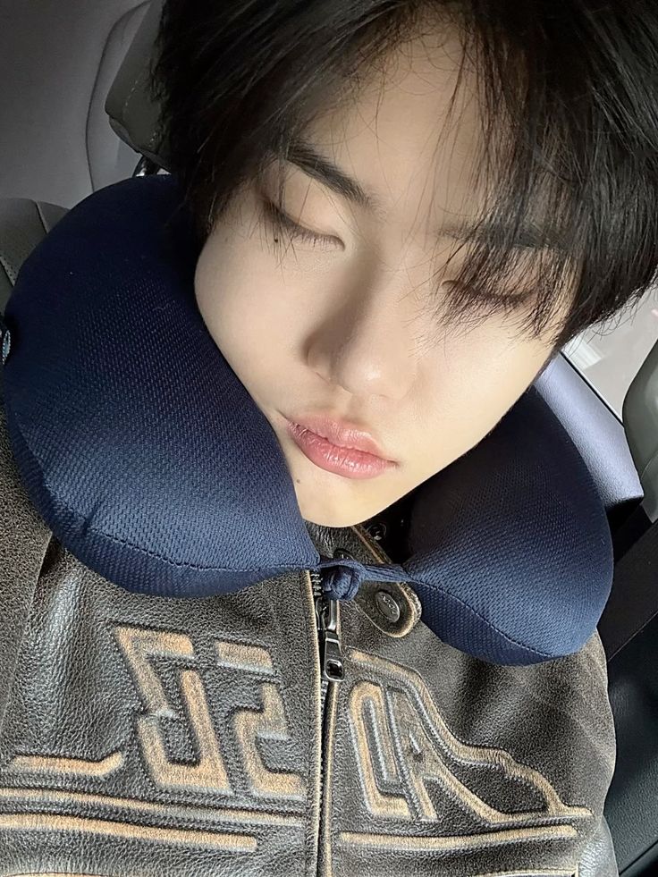 selflesslvr's tweet photo. hey ... #napdate ja i kto ? ojjj y/n... te has perdido ???? prque el cielo esta bien lejos de aqui..... 😳❤️🚬 https://t.co/geg6L3qRuO