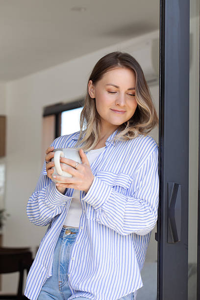 Our research review shows only a third of people are drinking the 3-4 cups of tea a day which are needed to get tea's beneficial compounds, such as flavan-3-ols - a potent polyphenol compound found naturally in black and green teas. More research is needed. #Tea #Wellbeing