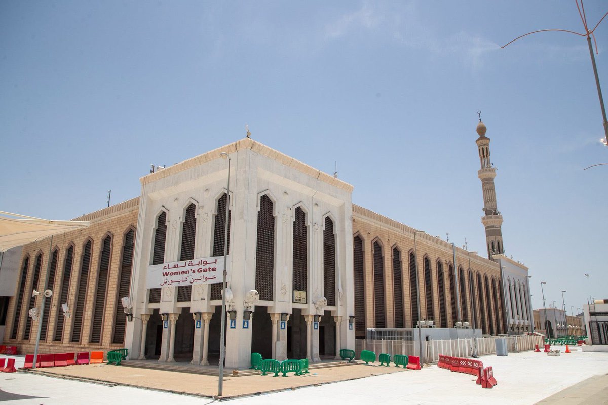 insharifain's tweet image. Masjid Namirah in Arafat is ready to receive Hujjaj tomorrow 

#Hajj1446