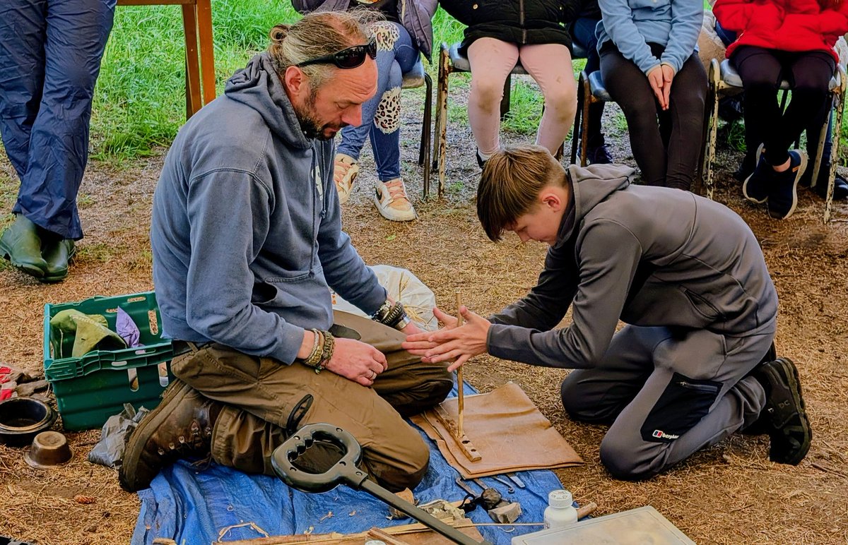 GoWildOutdoors's tweet photo. Some fire making demonstration and the kids hitting the spark each to light their own! @ParkwoodSch @NorthernStarITT @BfdForestSchls
#Bushcraft #primitiveskills #firemaking #schooltrip #schoolresidential #schooltrip #camping #baildon #bradford #leeds #year6 https://t.co/3iIYhlVRcZ