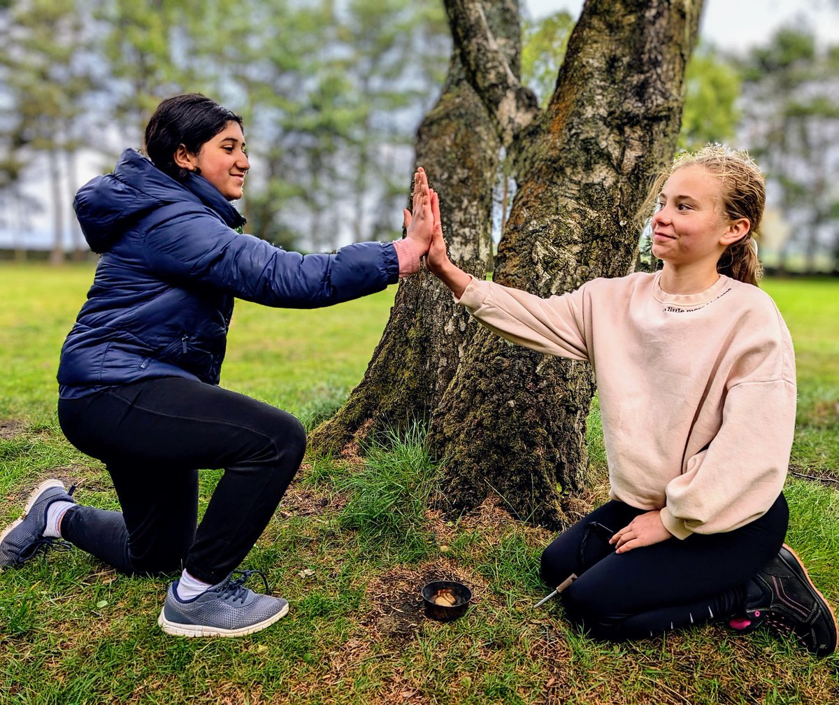 Some fire making demonstration and the kids hitting the spark each to light their own! <a href="/ParkwoodSch/">Parkwood Primary School Keighley</a> <a href="/NorthernStarITT/">Northern Star ITT</a> <a href="/BfdForestSchls/">Bradford Forest Schools</a>
#Bushcraft #primitiveskills #firemaking #schooltrip #schoolresidential #schooltrip #camping #baildon #bradford #leeds #year6