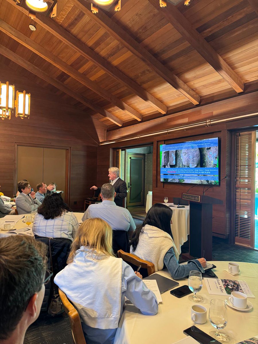 emba_uzh's tweet image. EMBA UZH Digital Transformation landed in Silicon Valley!
Hosted by Prof. Dr. Tamara Carleton at Stanford University, with excurisons to San Francisco and the bay area, this Learning Expedition is an intensive week of foresight, bold thinking, and hands-on discovery.
#uzh