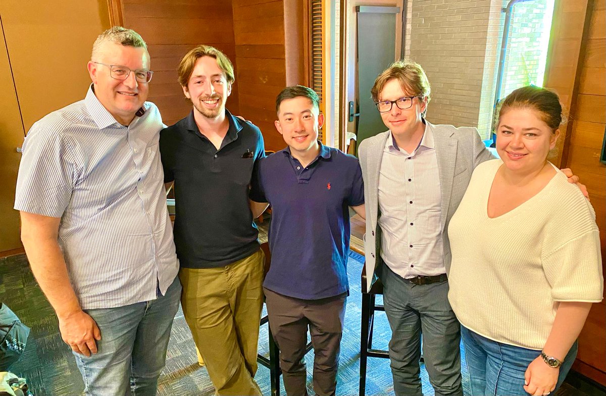 emba_uzh's tweet image. EMBA UZH Digital Transformation landed in Silicon Valley!
Hosted by Prof. Dr. Tamara Carleton at Stanford University, with excurisons to San Francisco and the bay area, this Learning Expedition is an intensive week of foresight, bold thinking, and hands-on discovery.
#uzh