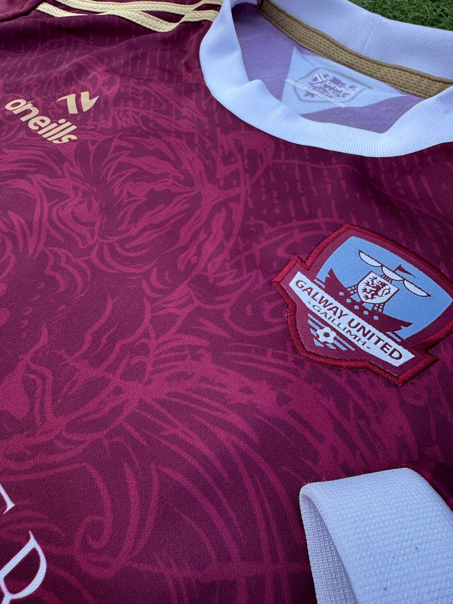 WinksFootball's tweet image. Hi @GalwayUnitedFC I love this shirt so much! 
Quite like your new away shirt for this season 💙 how many likes for you to send me one 😏😉 #Justabitoffun