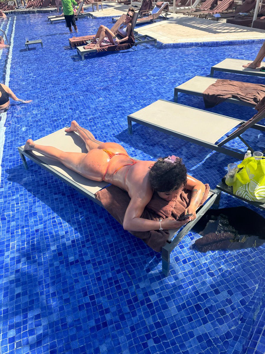 coloreds only tweet media