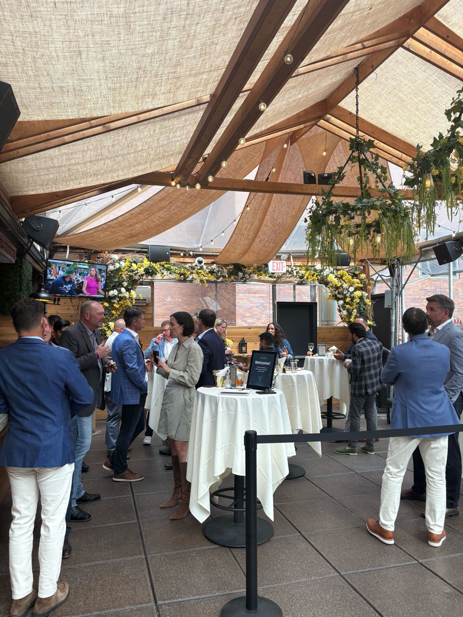 🌇 A big thank you to everyone who joined us at Haven Rooftop for a night of hospitality, hiring insights, and NYC energy.

📘 Don’t miss our Hospitality Hiring Guide → hubs.ly/Q03qLbLx0