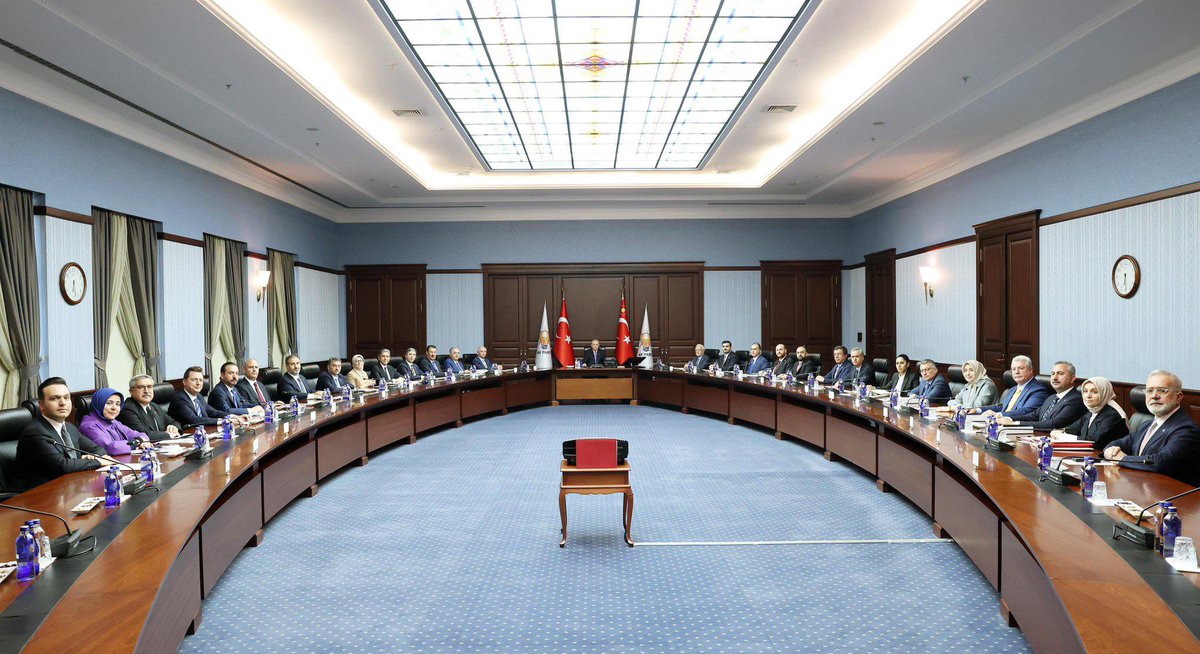 Cumhurbaşkanımız ve Genel Başkanımız Sayın Recep Tayyip Erdoğan Başkanlığında Merkez Yürütme Kurulu (MYK) toplantımızı gerçekleştirdik. Toplantımızın hayırlara vesile olmasını diliyorum.

<a href="/RTErdogan/">Recep Tayyip Erdoğan</a> <a href="/Akparti/">AK Parti</a>