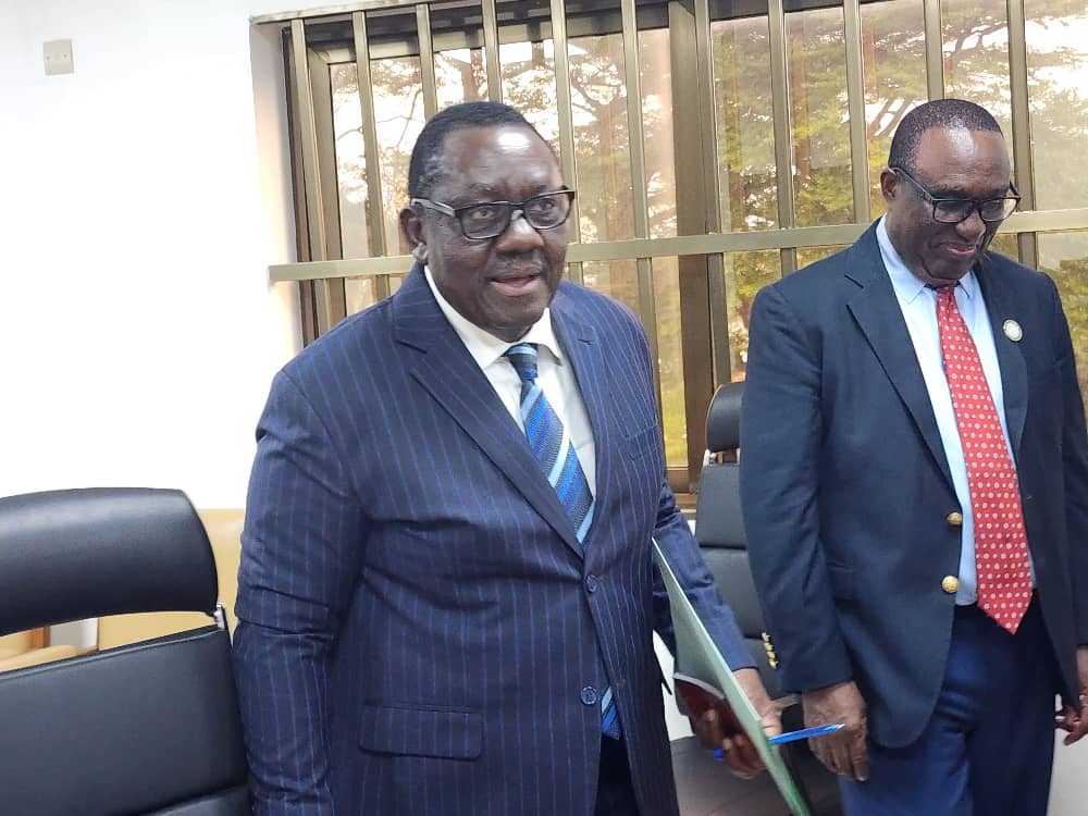 benin_iita's tweet photo. 🤩Day 1 & 2 of @IITA_CGIAR DG @simeonehui visit to @benin_iita fostering strong, lucrative long term partnerships with Benin🇧🇯 government and the private sector.🔬🧪🌱
#ScalingIITAInnovations
#ForFoodSecurity
@RadioIITA @Taat_Africa https://t.co/wgqhuIgEAZ