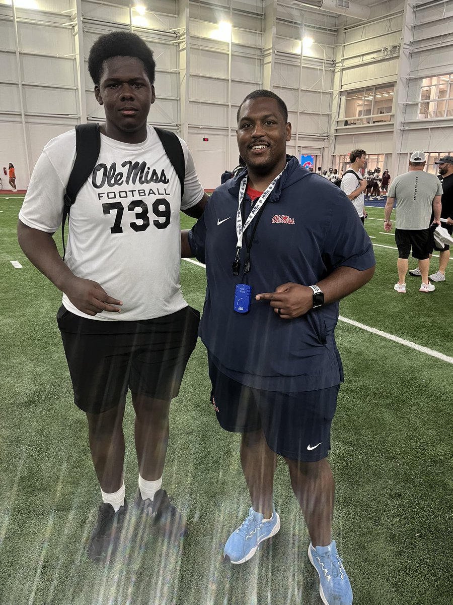 KeronnLacey's tweet image. Had a great day at @OleMissFB camp Today! Thank you to these coaches @CoachJames73 & @CoachGarrisonOL for having me!! Can’t wait to talk more!
Also had a good time talking to coaches @CoachJayMitch @CoachRPittman
@BrennanSpain @RitterPrep @AllenTrieu @CraigHaubert @Lane_Kiffin