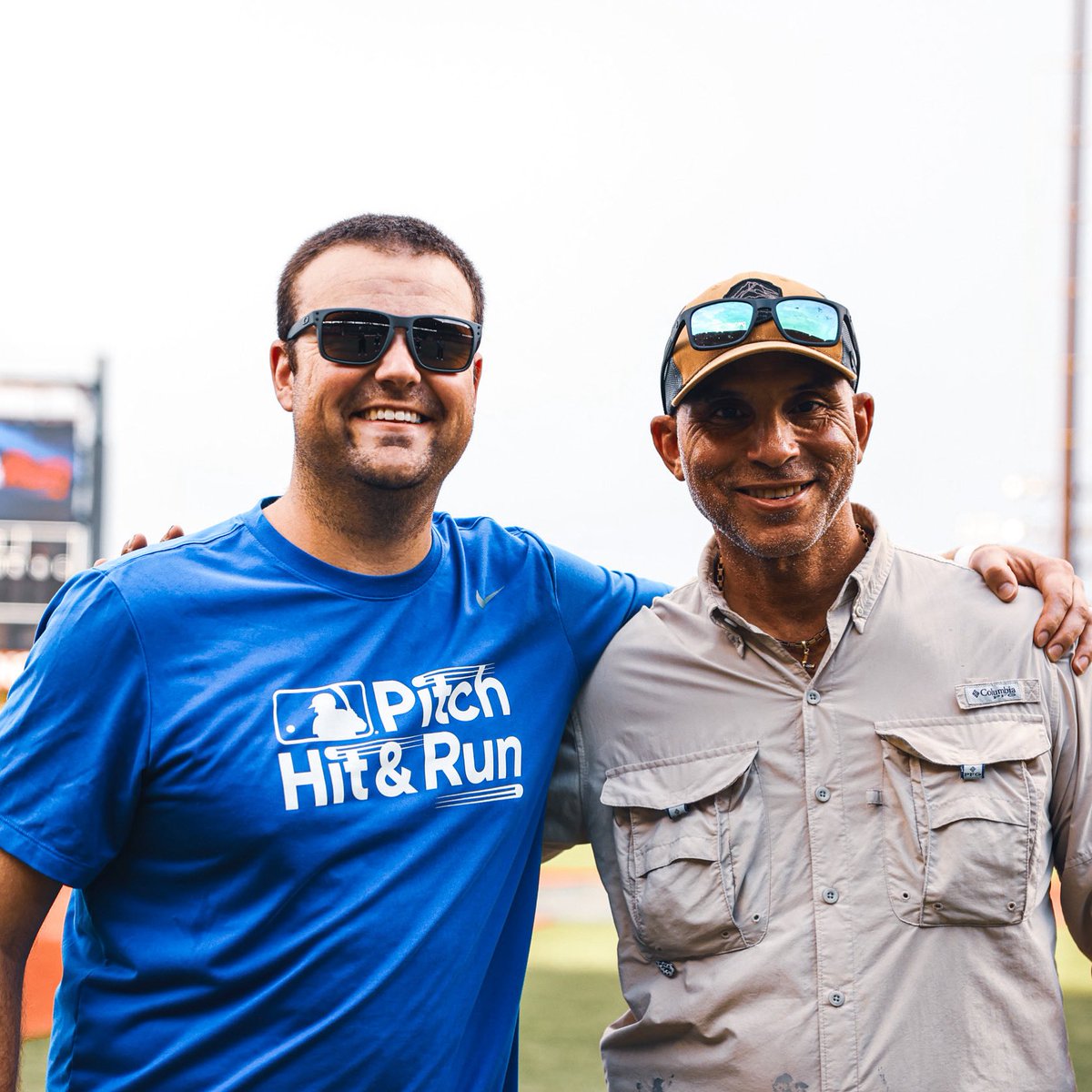 🌴 Baseball &amp; Softball dreams brought to life in Puerto Rico! 🇵🇷 ⚾️🥎 These coaches made it happen with MLB Pitch Hit &amp; Run. Be the difference in your community!

mlb.com/pitch-hit-and-…