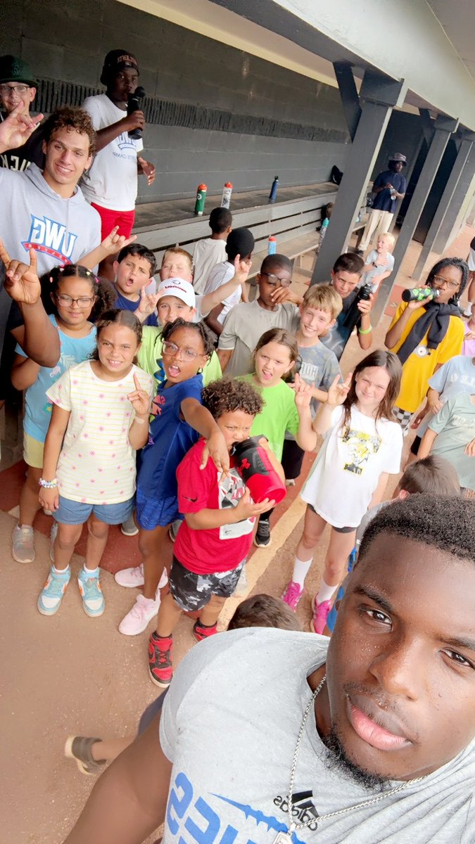 Had a Great Time with the Kids at UWG The Staff was Amazing we had a great time  #EVD  <a href="/UWGFootball/">West Georgia Football</a> <a href="/_Coach_Weave/">Tripp Weaver</a>