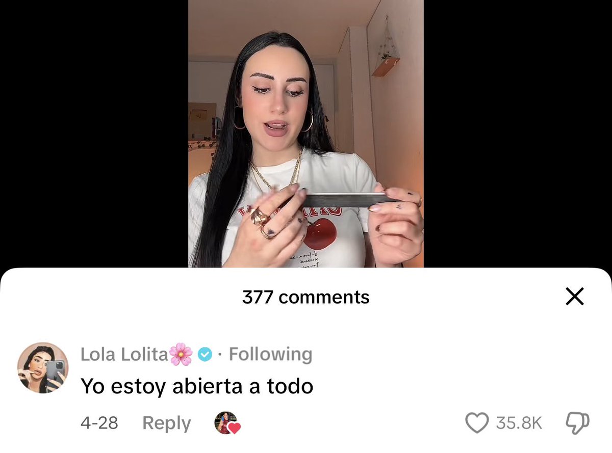 elojoquetodolv's tweet photo. Silencio chicas, que os cuento mi última telenovela en este hilo.

Todo empieza con Marina Mese publicando este vídeo y Lola Lolita comentando 😏 https://t.co/QQB5gulpMC
