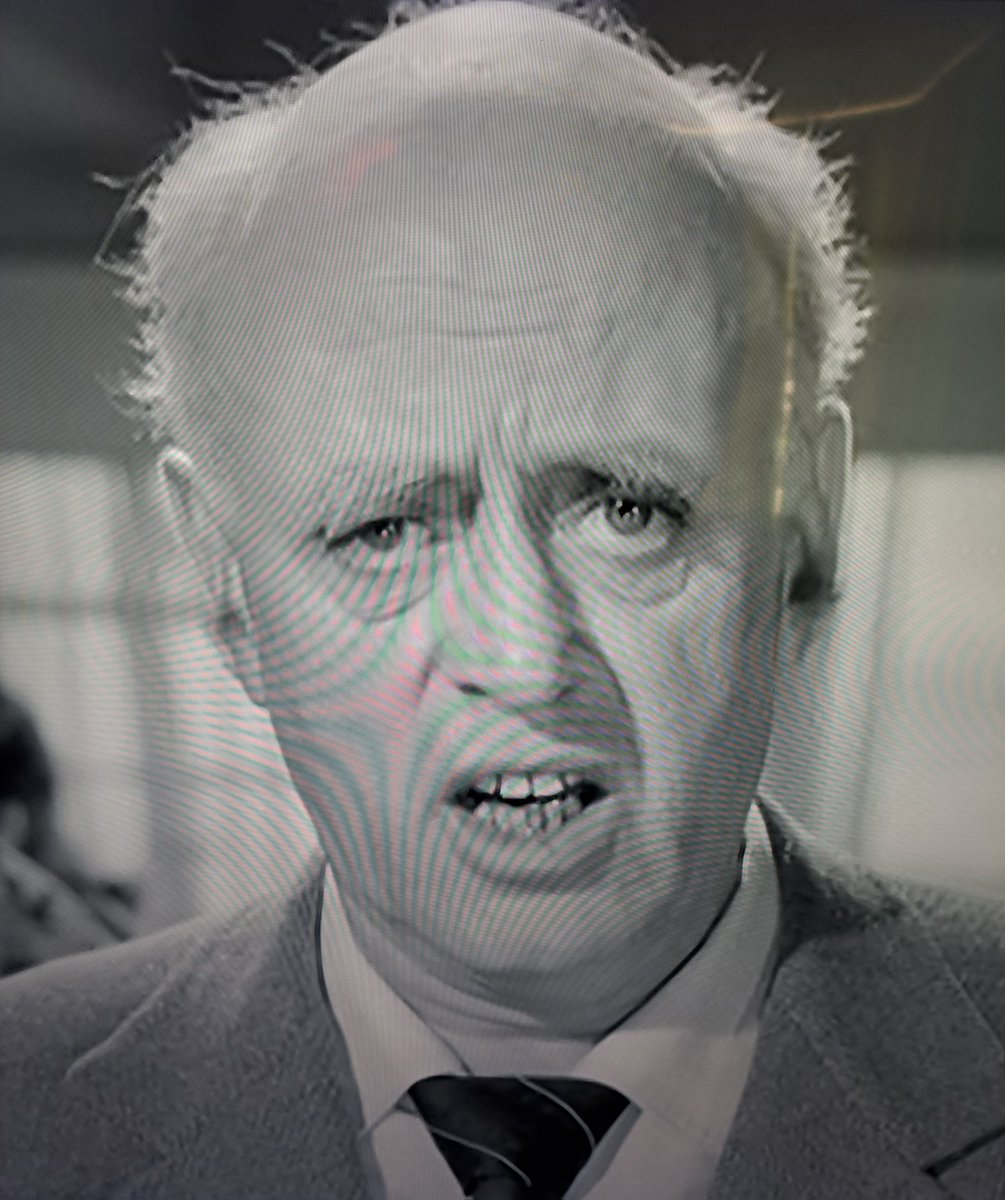 Today I watched School For Scoundrels.
A Fabulous Ealing comedy.
One thing I noticed...
Alastair Sim's hairy ears!
Surprised he could hear anything!!