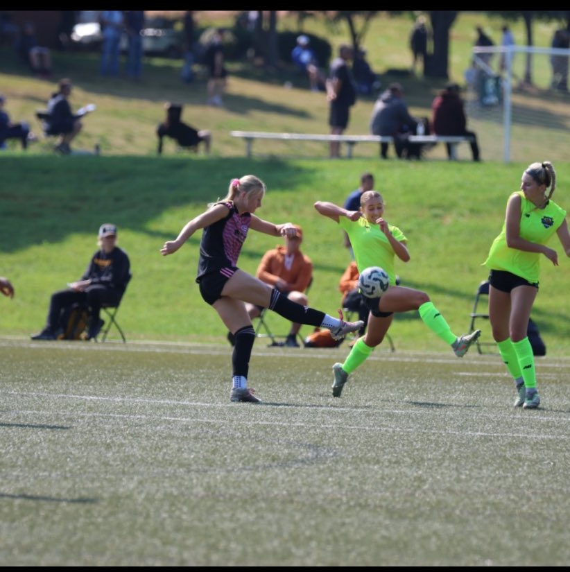 BristolH09's tweet photo. Amazing @ECNLgirls North Carolina weekend 📸📸 with @stingatx_2009 #stingaustin #ecnl https://t.co/SwoXuXqmXm
