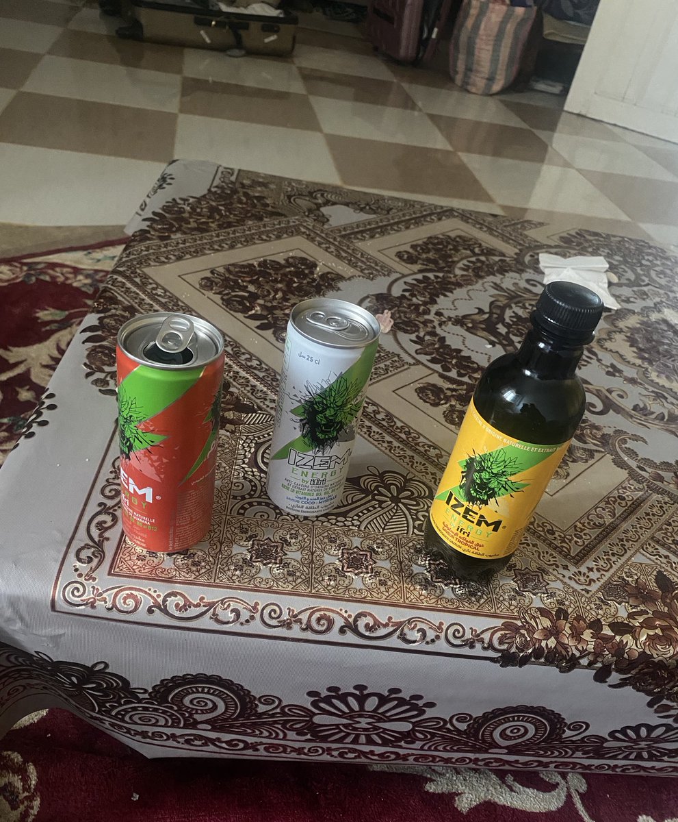 sarsouracc's tweet image. J’ai passe tout mon sejour a acheter ca #tox