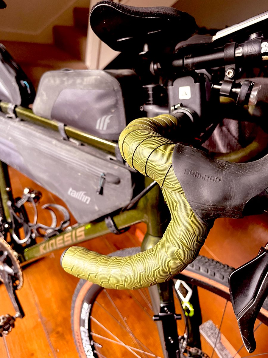 New bar tape fitted, additional gel pads added <a href="/ErgonBike/">ErgonBike</a> think it goes nicely with the colour of <a href="/KinesisBikes_UK/">Kinesis UK</a> #racegx