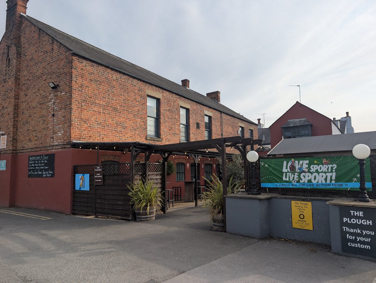 Cymro (@pubscymru) on Twitter photo Peint hyfryd o #CwrwEryri gan <a href="/PurpleMooseBrew/">Purple Moose Brewery</a> draw yn y #Plough #Llanelwy #SirDdinbych
Tafarn poblogaidd tu hwnt 👍🍻🍻🍻 Peint hyfryd o #CwrwEryri gan <a href="/PurpleMooseBrew/">Purple Moose Brewery</a> draw yn y #Plough #Llanelwy #SirDdinbych
Tafarn poblogaidd tu hwnt 👍🍻🍻🍻
