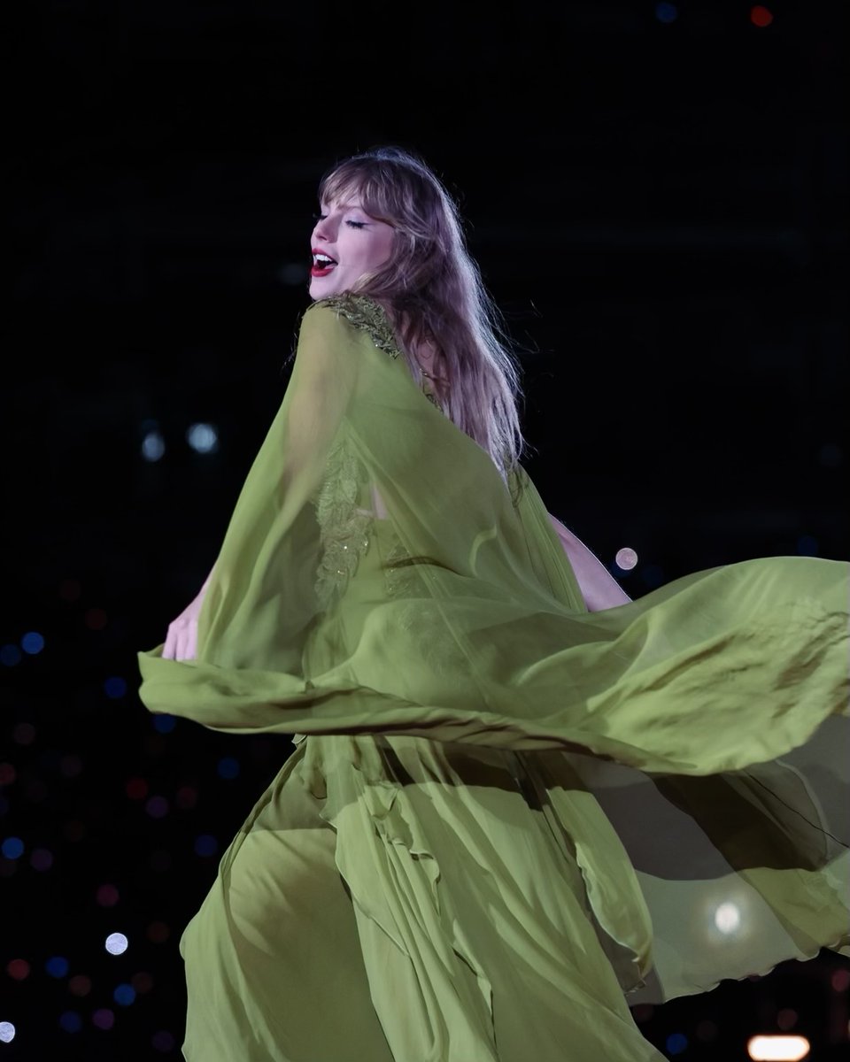 Taylor Nation (@taylornation13) on Twitter photo 