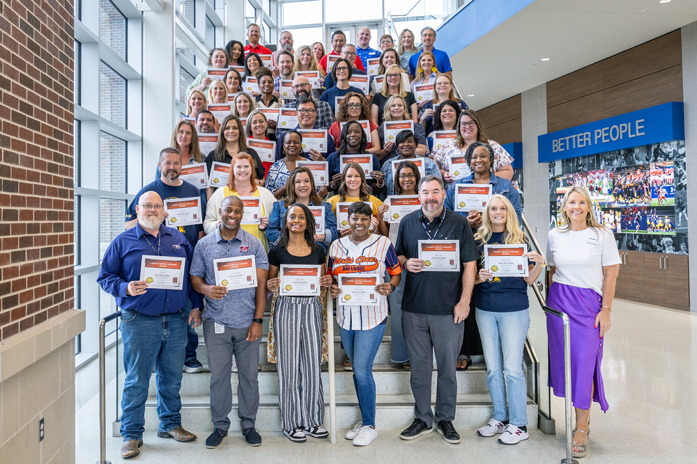 MISD Assistant Principals Earn Certification in Jon Gordon’s Power of Positive Leadership Program mckinneyisd.net/o/misd/article…