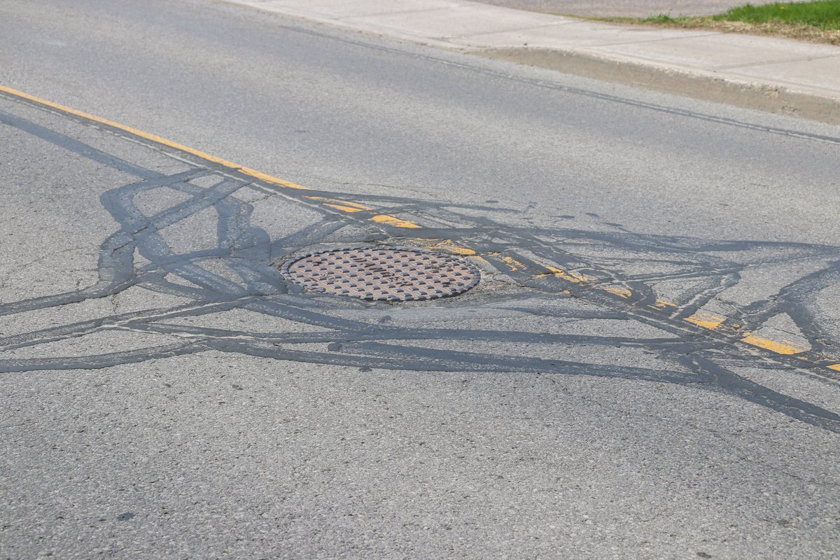 CRACK SEALING BEGINS FRIDAY

Crack sealing is scheduled to begin Friday, June 6.

Learn more about crack sealing and stay up to date on 2025 construction projects at quintewest.ca/construction.