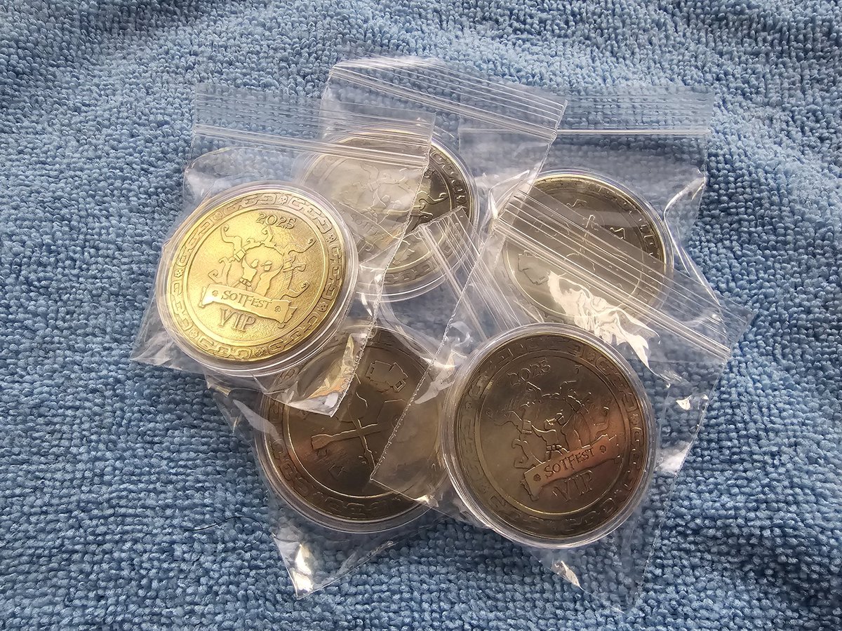 AreConspiracy's tweet image. It has been an interesting challenge making these metal coins for @SoTFest (there's way more than 5, don't worry) . I think they turned out well. Who got their VIP tickets for #SoTFest?
Why are shiny things so hard to photograph?
@SeaOfThieves #SeaOfThieves #BeMorePirate
