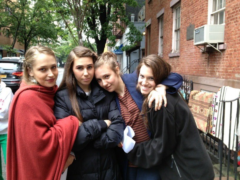 zoneofnothing's tweet image. canım kızım bunlar arkadaşların mı