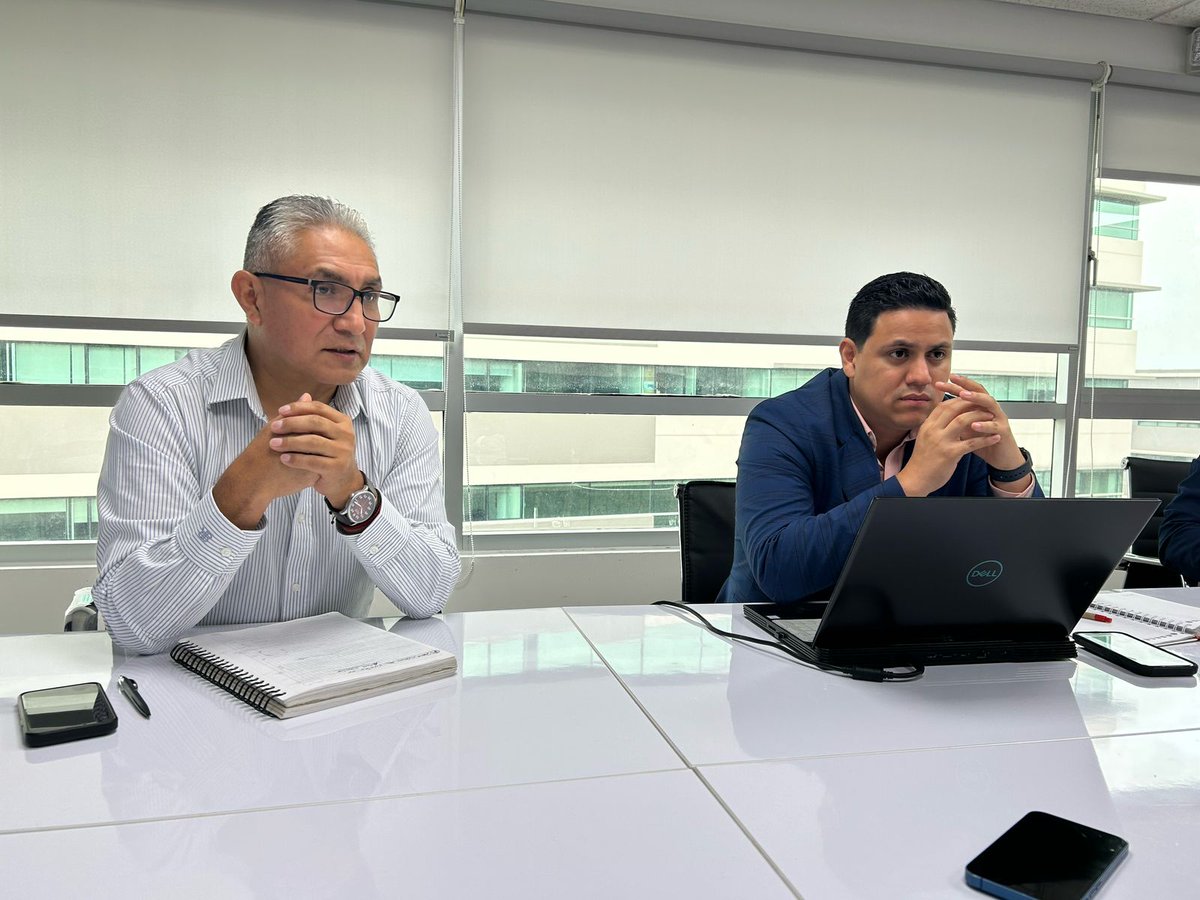 Nos reunimos con los representantes de <a href="/Veolia/">Veolia</a> y los Alcaldes de la Mancomunidad de #Manabí para revisar alternativas de financiamiento, operación y mantenimiento para los proyectos de agua potable que permitan satisfacer la demanda de los cantones miembros.

#ElNuevoEcuador 🇪🇨