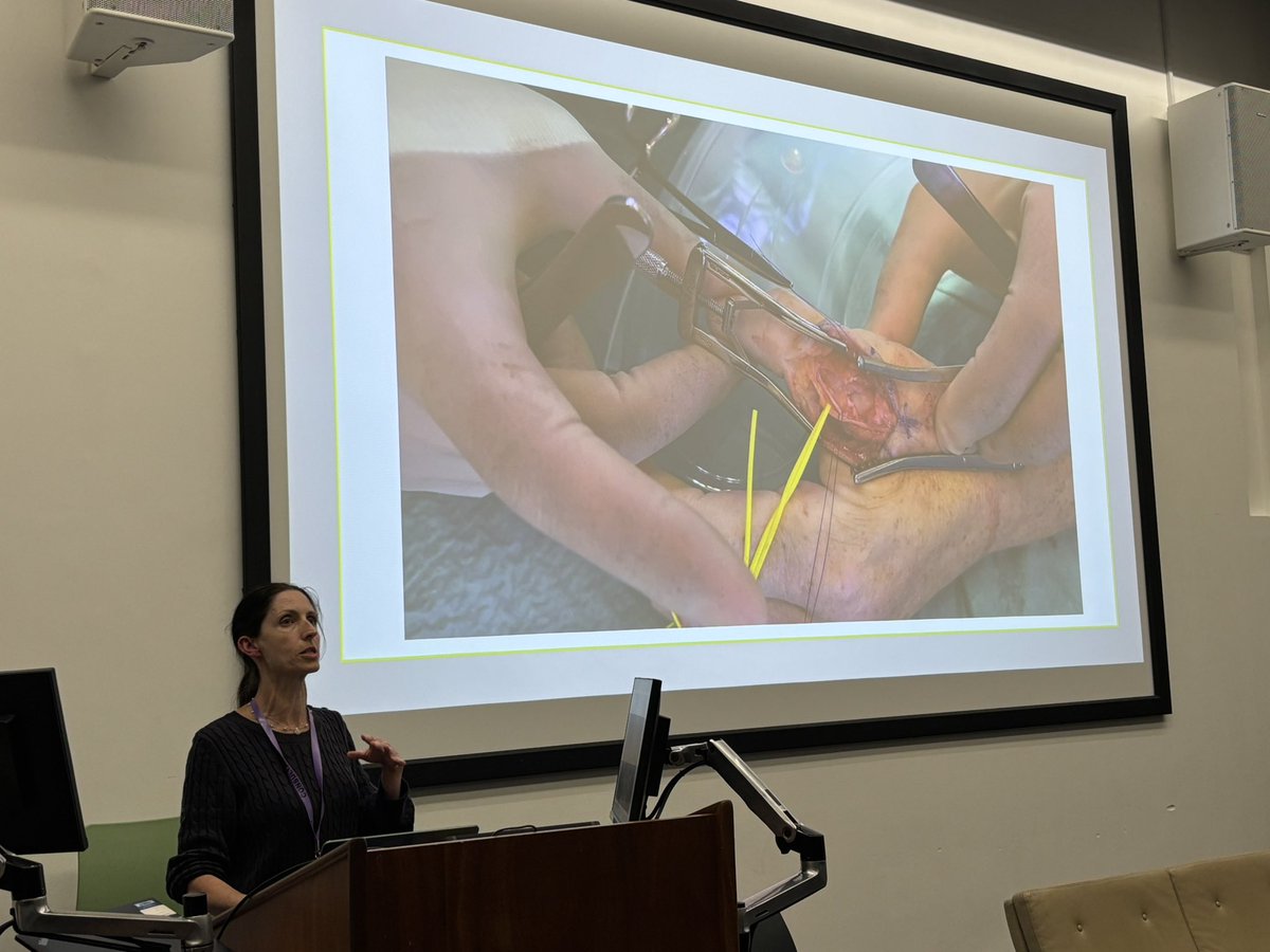 <a href="/DrSubhadra_B/">Subhadra Balakrishnan</a> talked to us about how to make regional anaesthesia choices for #NOF patients, before internationally renowned hand surgeon <a href="/rebecca5hirley/">Rebecca Shirley</a> joined us to talk about the symbiotic relationship between RA and surgery…🧵