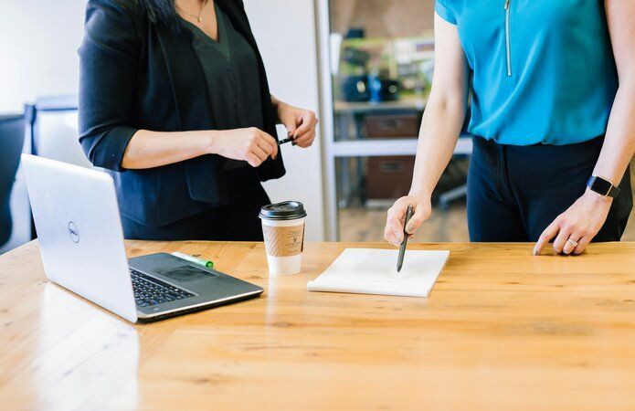 TargetTrgAssoc's tweet image. 👥 Empowering In-House Trainers for Success
Investing in skilled, in-house trainers brings immense benefits, from fostering team development to sustaining knowledge internally.
buff.ly/1lzEVMR
#InHouseTraining #TrainerDevelopment #LeadershipGrowth #WorkplaceLearning 💡