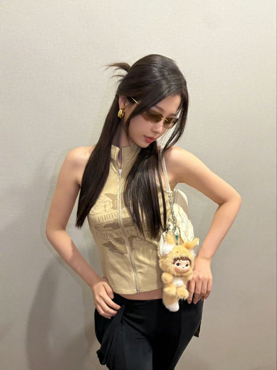 พกพี่ฟร้องไปทำงานตลอดเลยหรอ 😍