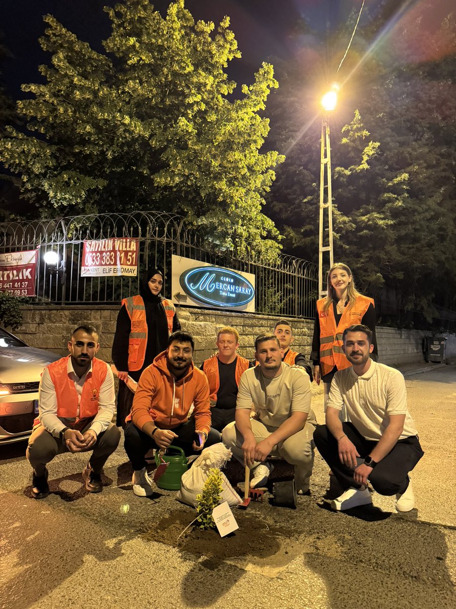 AK Gençlik Tuzla 🇹🇷 (@tuzlaakgenclik) on Twitter photo Yollardaki çukurları onarmayarak bize ilham verdiği için CHP’li Tuzla Belediyesi’ne teşekkür ederiz.
Her çukur, artık bir fidanlık umut taşıyor.
<a href="/akgencistanbul/">AK Gençlik İstanbul</a>
<a href="/nevzatyucetr/">Nevzat Yüce</a>
<a href="/serefcolak/">Şeref ÇOLAK 🇹🇷</a>
<a href="/EyupKocalar/">Eyup</a> Yollardaki çukurları onarmayarak bize ilham verdiği için CHP’li Tuzla Belediyesi’ne teşekkür ederiz.
Her çukur, artık bir fidanlık umut taşıyor.
<a href="/akgencistanbul/">AK Gençlik İstanbul</a>
<a href="/nevzatyucetr/">Nevzat Yüce</a>
<a href="/serefcolak/">Şeref ÇOLAK 🇹🇷</a>
<a href="/EyupKocalar/">Eyup</a>