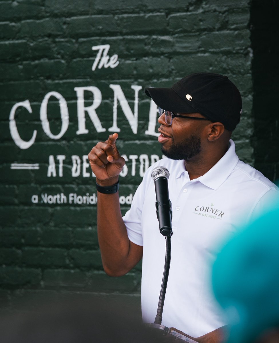 LiftJax's tweet image. Born and raised OutEast, now at the helm of our purposeful, community-led revitalization in the neighborhood: we’re excited to share that Travis Williams will be our new President and CEO. Travis’s family has called the Eastside home for over 100 years, and since joining us in…