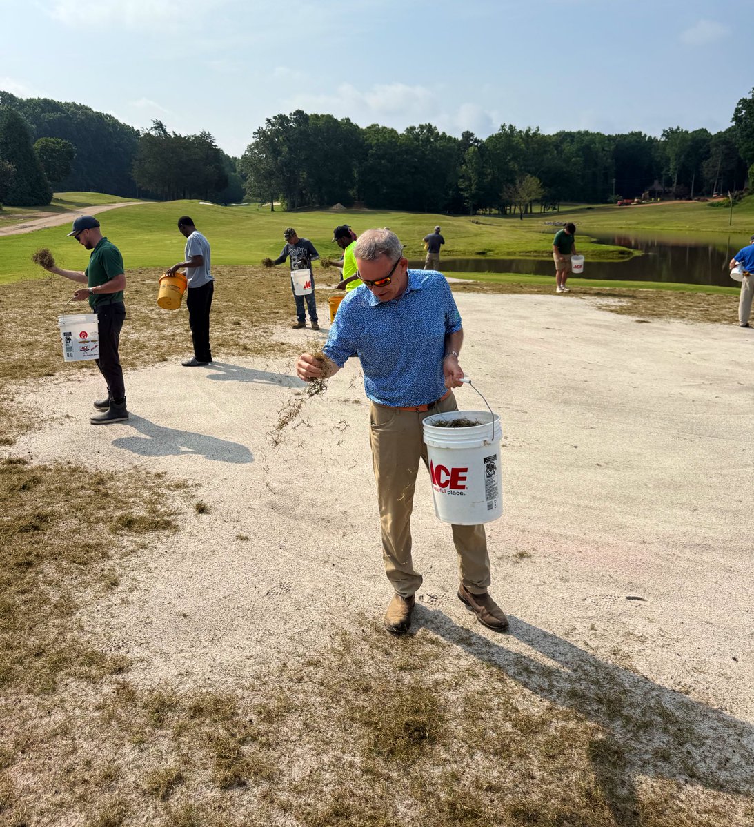 21 Greens sprigged in 6 hours 💪⛳️<a href="/NewLifeTurf1/">NewLife Turf</a> #TifEagle