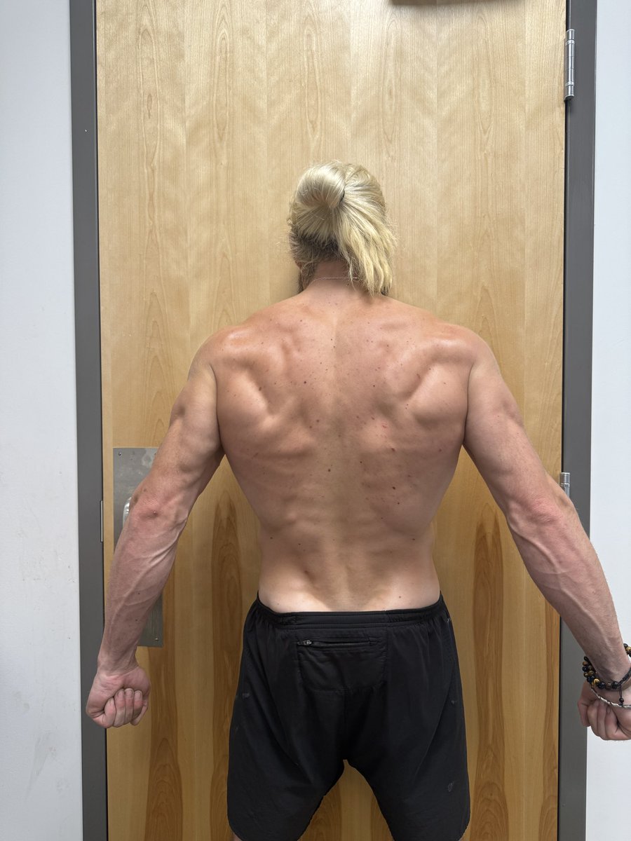 Got a New PR for 1000 pull-ups today!
Got it in just 64 minutes and 30 seconds. Averaged 15.5 a minute for an hour 💪🏻