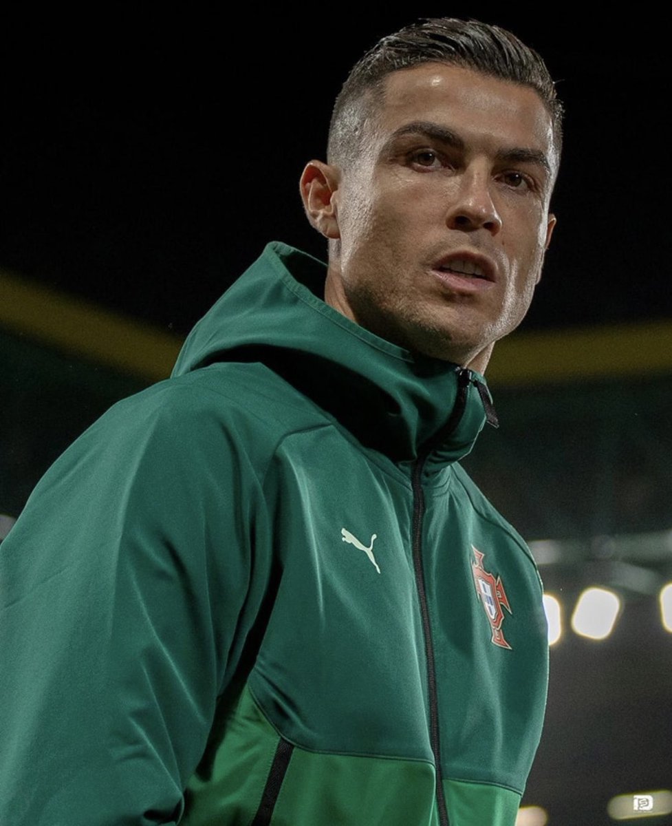 madrid_total2's tweet photo. El Domingo es la 4ta FINAL en la historia de Portugal.

Antes de Cristiano Ronaldo, Portugal tenía 0 FINALES.

Portugal no existía antes de Cristiano Ronaldo y le exigen que gane el mundial con esa selección. 💀

El mejor de todos los tiempos. 🐐 https://t.co/DVEDsreveE